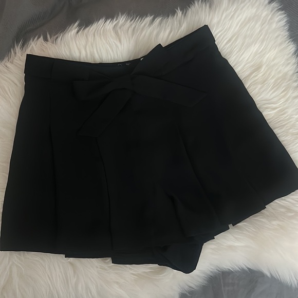 Aritzia Sunday Best Westley Skort 🌸 - Picture 2 of 4